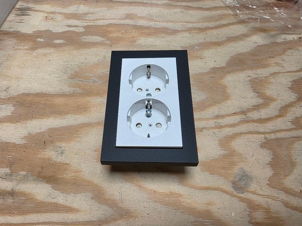 Gira dubbel stopcontact, Ophalen of Verzenden, Zo goed als nieuw, Stopcontact