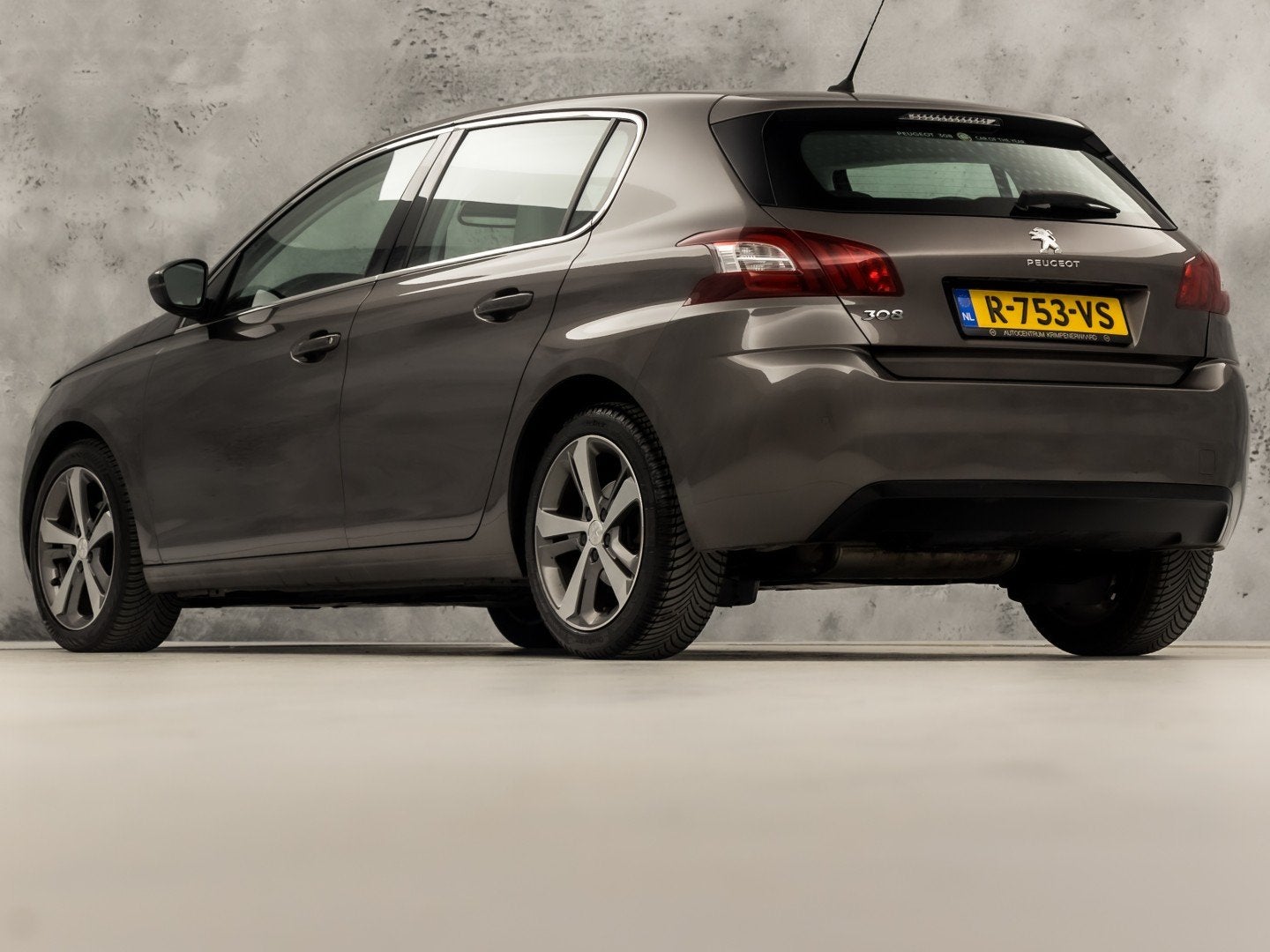 Peugeot 308 1.2 PureTech Allure Automaat (GROOT NAVI, LM VEL, Auto's, Peugeot, 12 maanden, Stof, Gebruikt, Euro 6