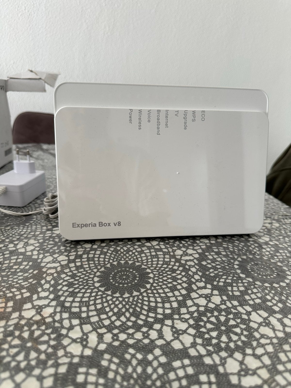 KPN Experia Box v8 Router met modem, Ophalen of Verzenden, Gebruikt, Router met modem