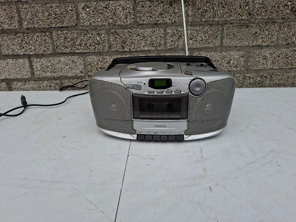 vintage grijze draagbare radio met cd + cass nicholsen, Ophalen of Verzenden, Gebruikt