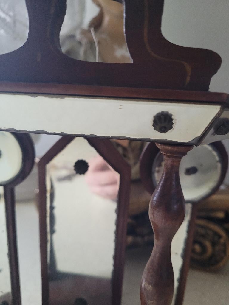 Antiek klein houten kapelletje met kruisbeeldje, Antiek en Kunst, Ophalen of Verzenden