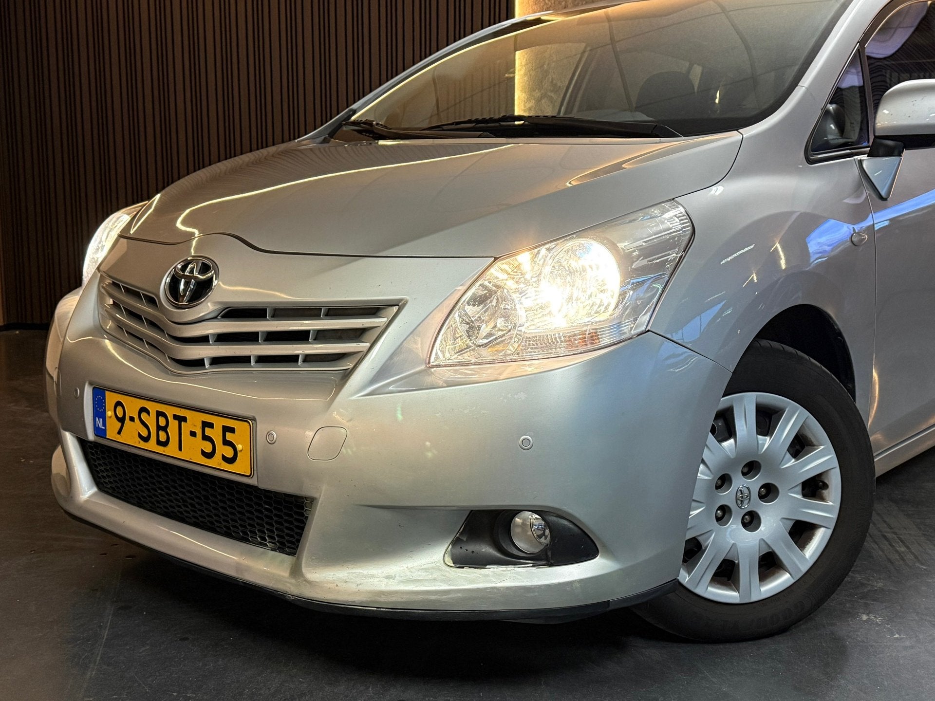 Toyota Verso 1.8 VVT-i Business 7P. Navi Camera Trekhaak Cru, Voorwielaandrijving, Euro 5, Gebruikt, Zwart
