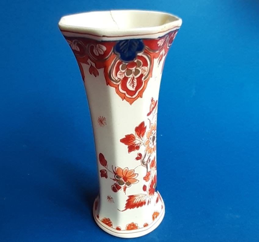 Porceleyne Fles 1971 Pijnacker stijl vaasje 13.6cm P152-15 *, Ophalen of Verzenden