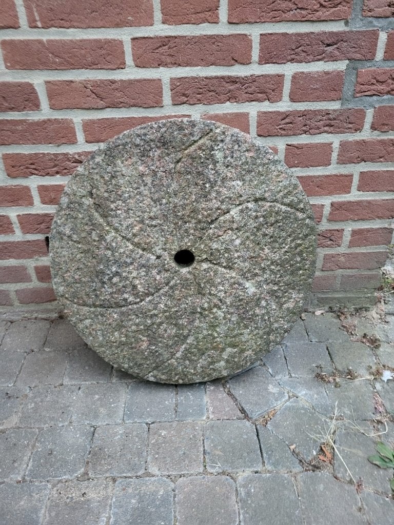 molensteen, Ophalen, Gebruikt, Graniet, Waterornament