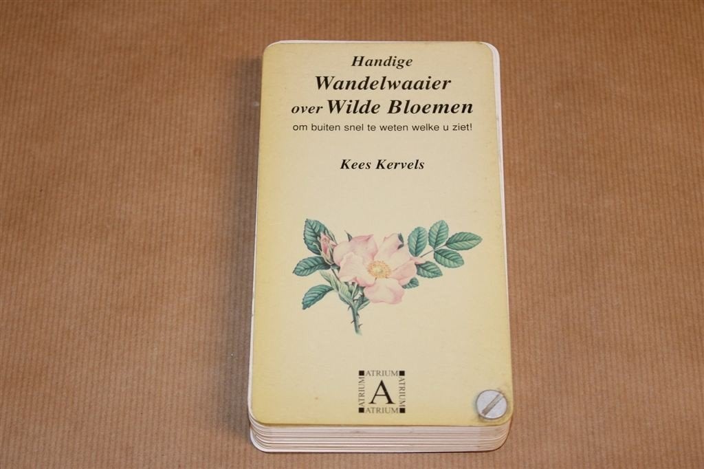 Handige Wandelwaaier — Wilde Bloemen — Kees Kervels, Ophalen of Verzenden, Gelezen, Bloemen, Planten en Bomen