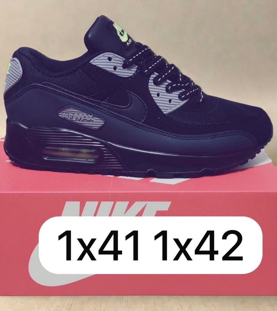 Nike Air Max Sneakers Zwart - Maat 41 & 42, Kleding | Heren, Schoenen, Ophalen of Verzenden, Nieuw, Zwart, Sneakers of Gympen