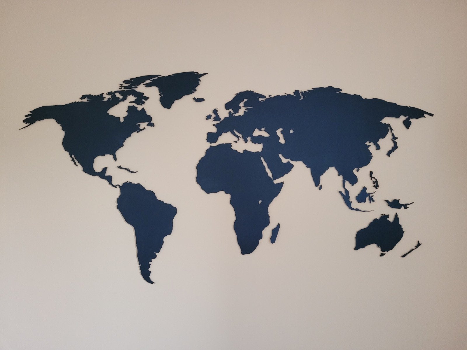 Wanddecoratie wereldkaart world map 170x90 cm mat zwart, Huis en Inrichting, Woonaccessoires | Wanddecoraties, 170 cm, Industrieel