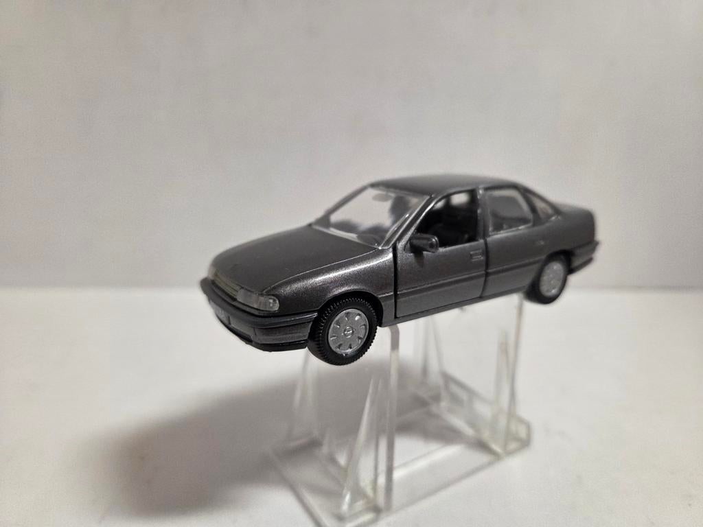 Gama Opel Vectra 1:43, Hobby en Vrije tijd, Modelauto's | 1:43, Auto, ., Ophalen of Verzenden, Zo goed als nieuw
