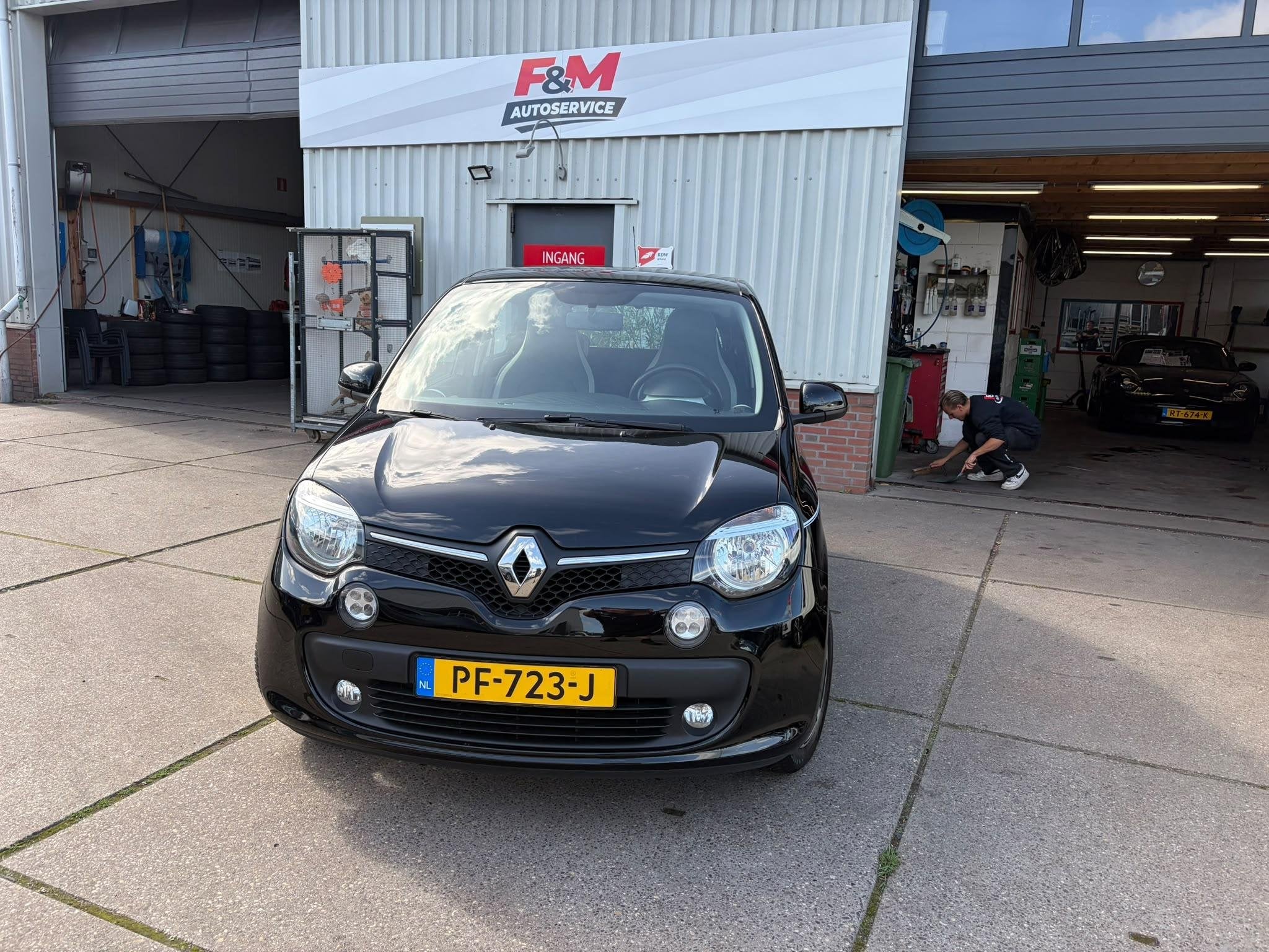 Renault Twingo 1.0 SCe Life Airco, cruise, navi, camera, pdc, Auto's, Gebruikt, Euro 6, 4 stoelen, Zwart