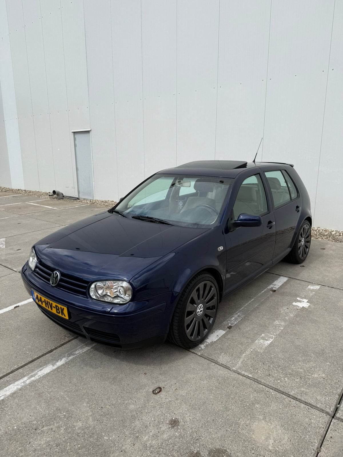 Volkswagen Golf 2.8 V6 150KW 4MOTION 2002 Blauw, Auto's, 700 kg, Blauw, Origineel Nederlands, 75 €/maand