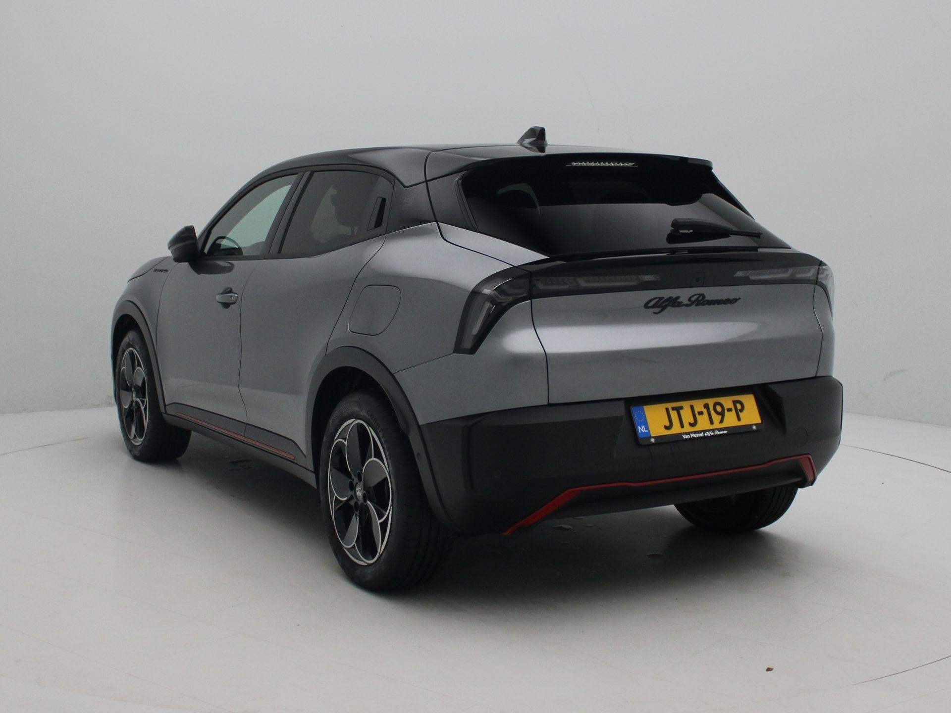 Alfa Romeo Junior Elettrica Speciale 54 kWh | Tech Pack | Wi, Auto's, Origineel Nederlands, SUV of Terreinwagen, 345 min, Voorwielaandrijving