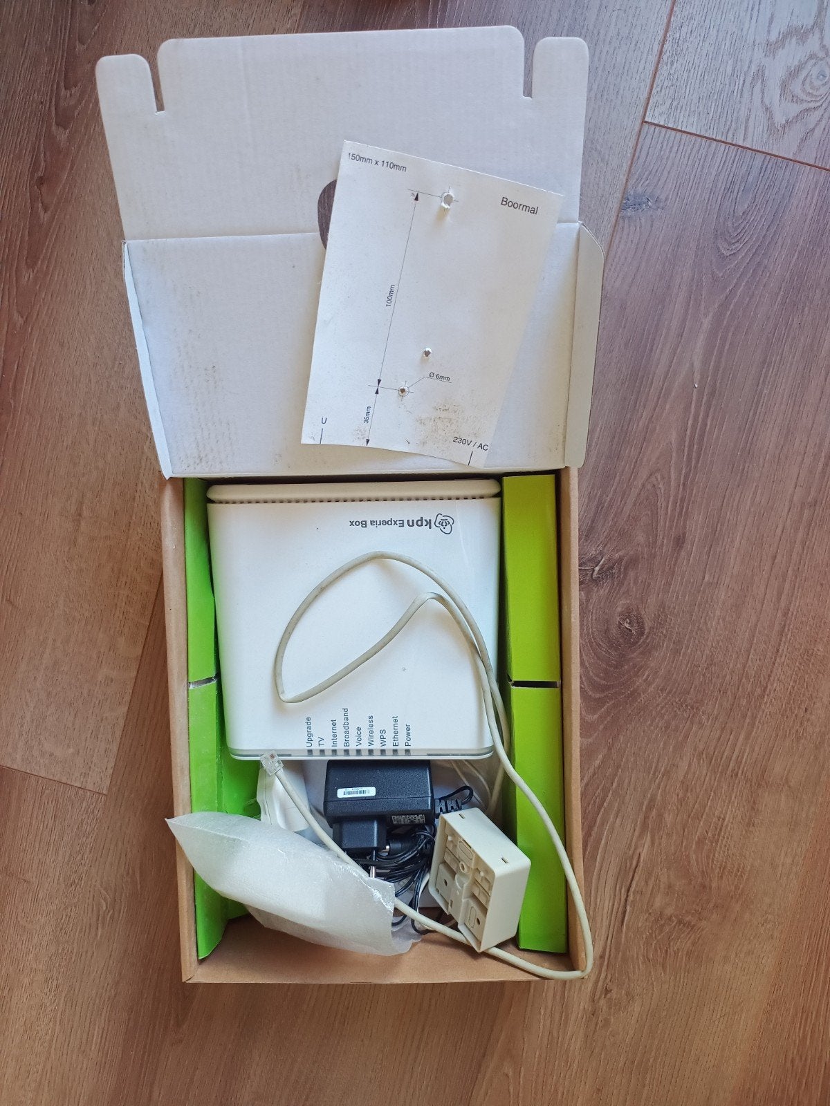 KPN Experia Box V8 Router, Ophalen of Verzenden, Gebruikt, Router met modem, KPN