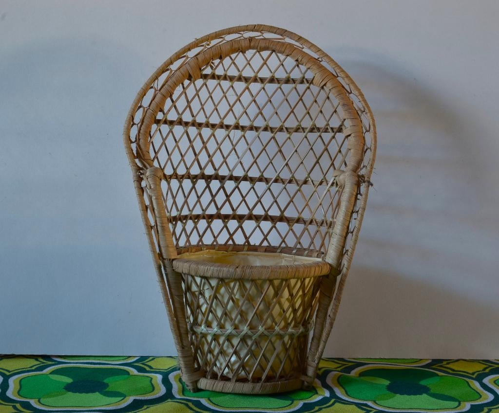 Retro vintage jaren 70 rotan bloempot - Model pauwenstoel, Antiek en Kunst, Ophalen of Verzenden