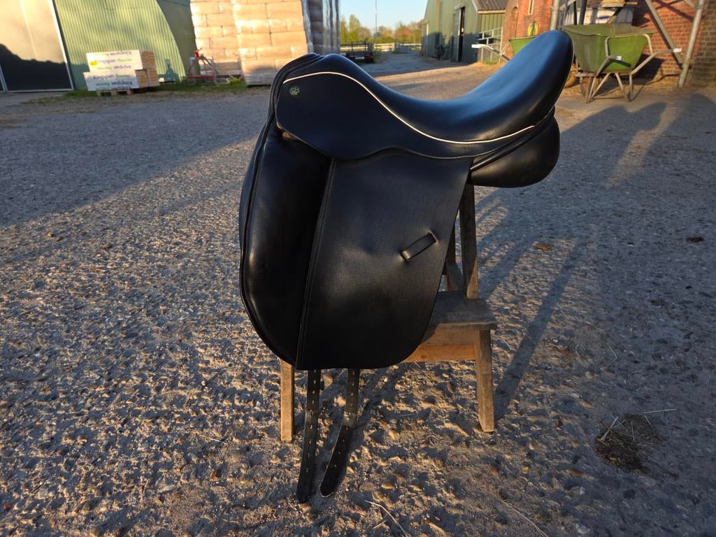 Ideal Suzannah 18 inch MW, Ophalen, Zo goed als nieuw, Dressuur