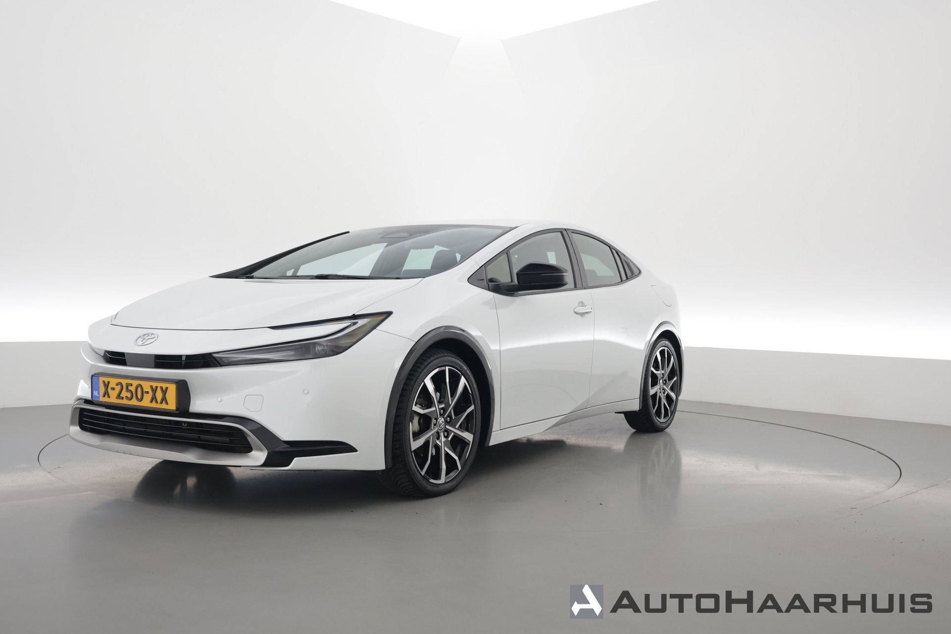 Toyota Prius 2.0 Plug-in Executive - Orig NL | Rijklaar! | D, 12 maanden, Stof, Gebruikt, 4 cilinders