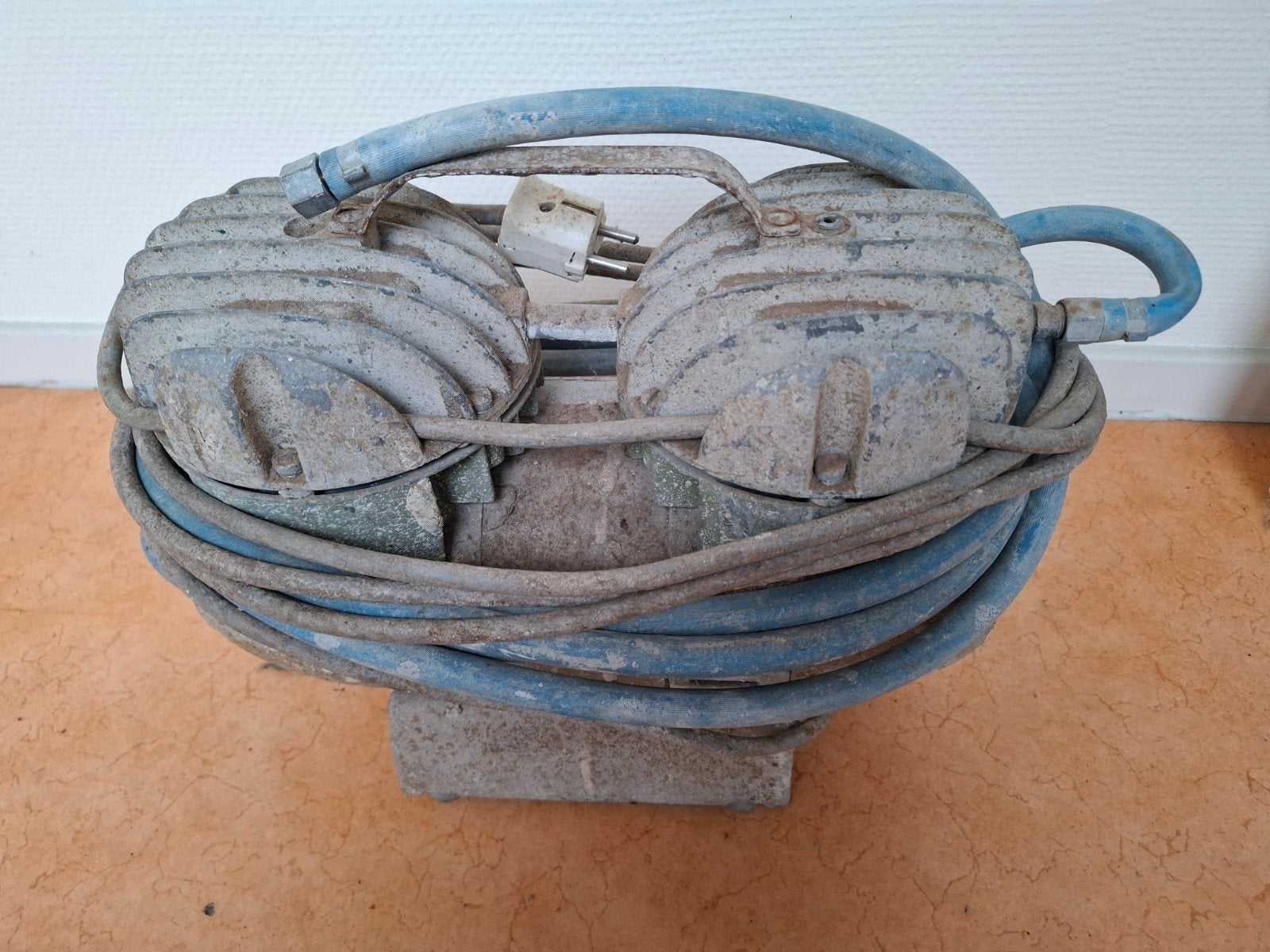 Membraam compressor - Gebruikt, Ophalen, Gebruikt, Minder dan 200 liter/min, Minder dan 6 bar