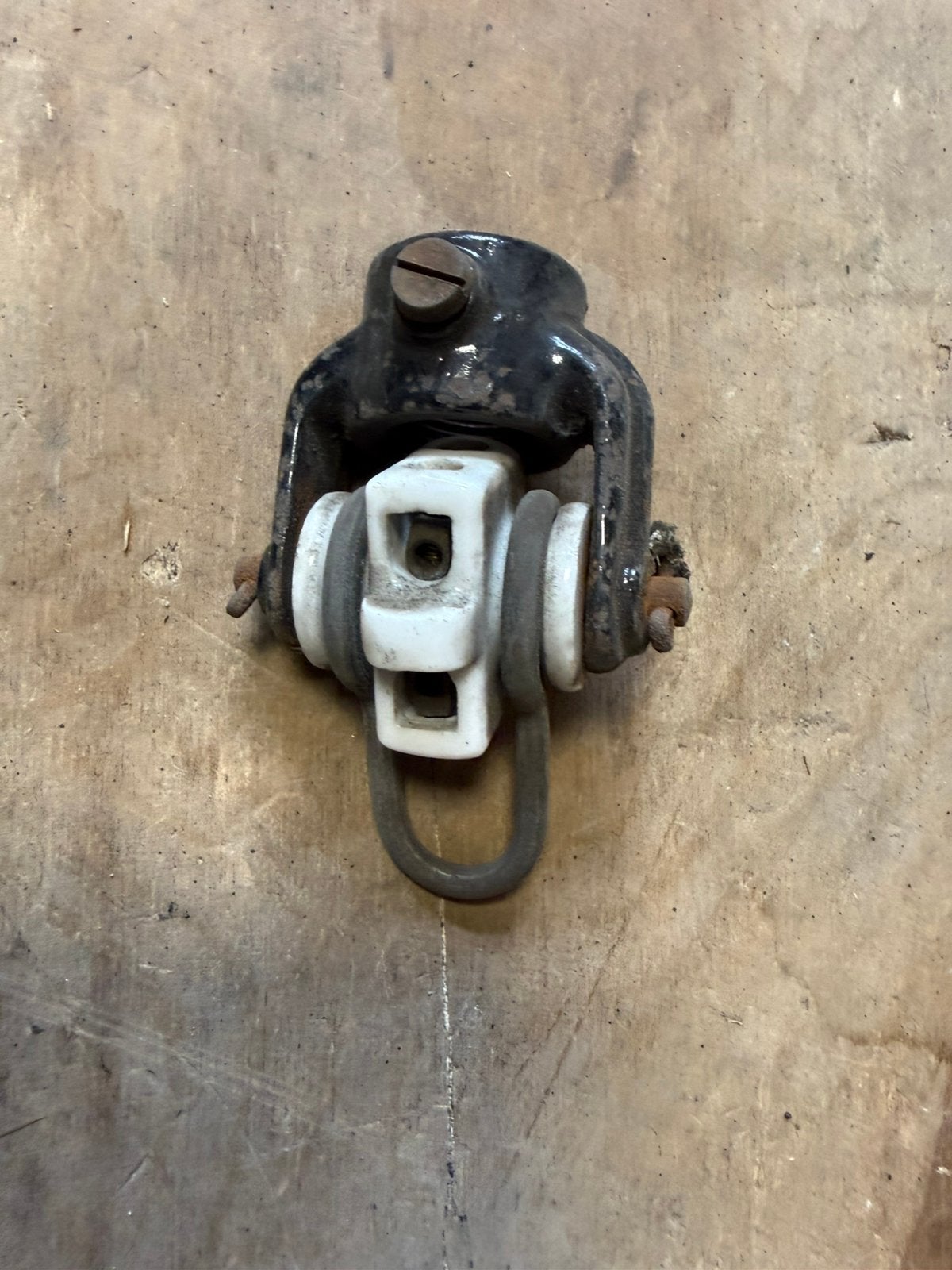 40 st Antiek porselijnen isolator met gietijzeren beugel, Ophalen of Verzenden