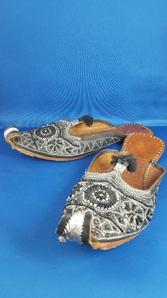 Moccassins, oosterse instappers, gebogen punt, leer. 8A1, Tweedehands verkoop, Tweedehands verkoop, Instappers, Ophalen of Verzenden