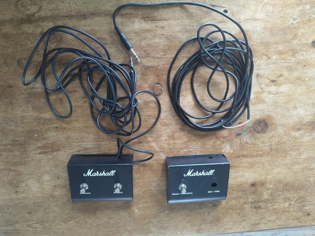 2x Marshall footswitch (defect), Muziek en Instrumenten, Versterkers | Bas en Gitaar, Ophalen of Verzenden, Gebruikt, Minder dan 50 watt