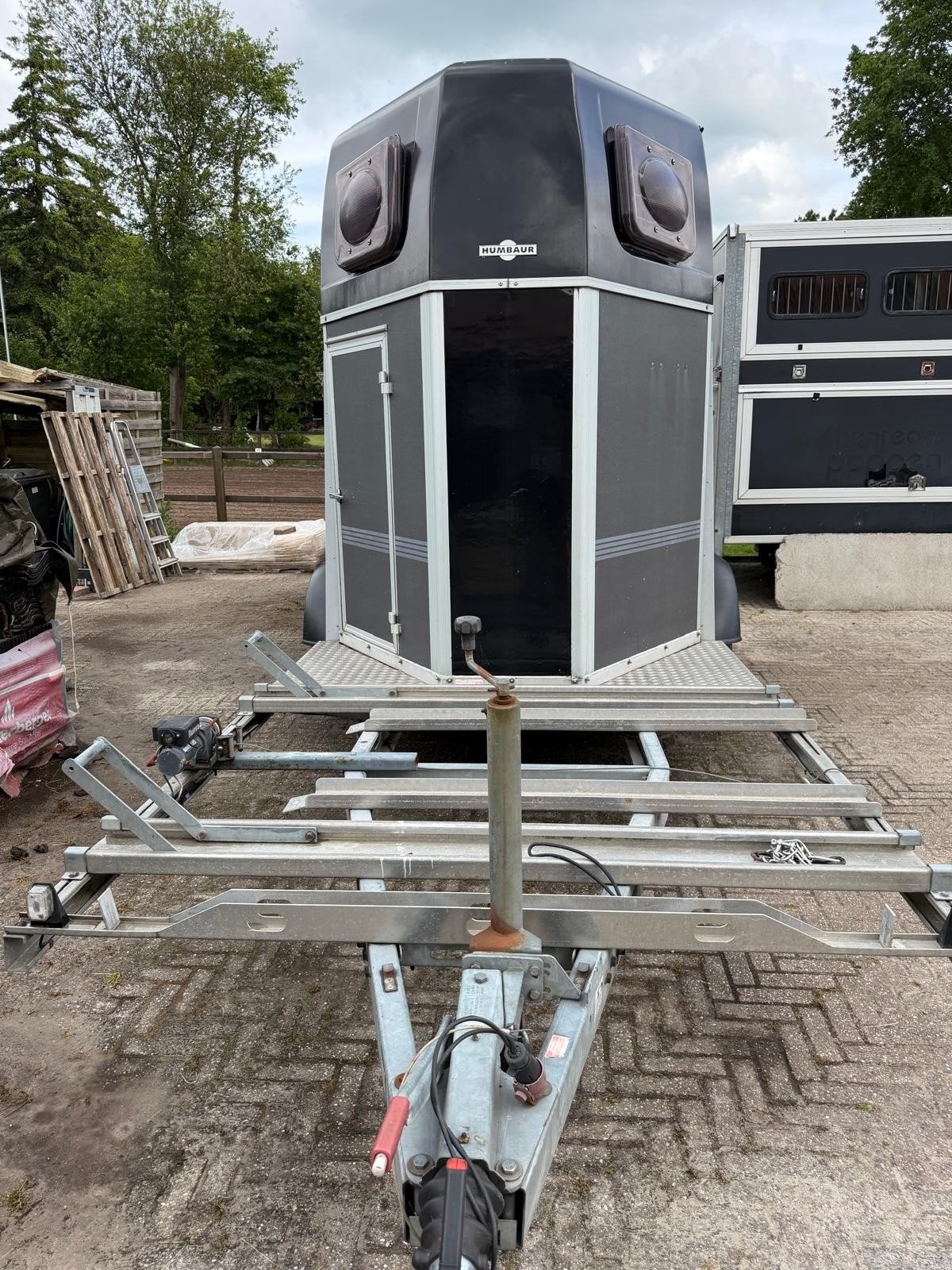 Nette Humbaur 2 paards mentrailer, Ophalen of Verzenden, Gebruikt, Hout, 2-paards trailer