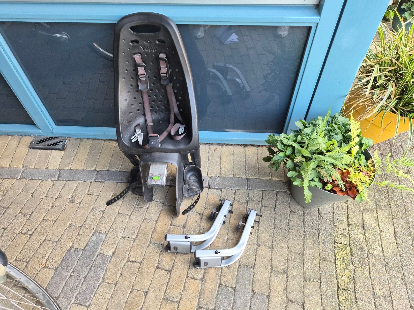 Yepp Thule fietsstoeltje inclusief 2 fietshouders, Ophalen, Achterzitje, Gebruikt, Yepp