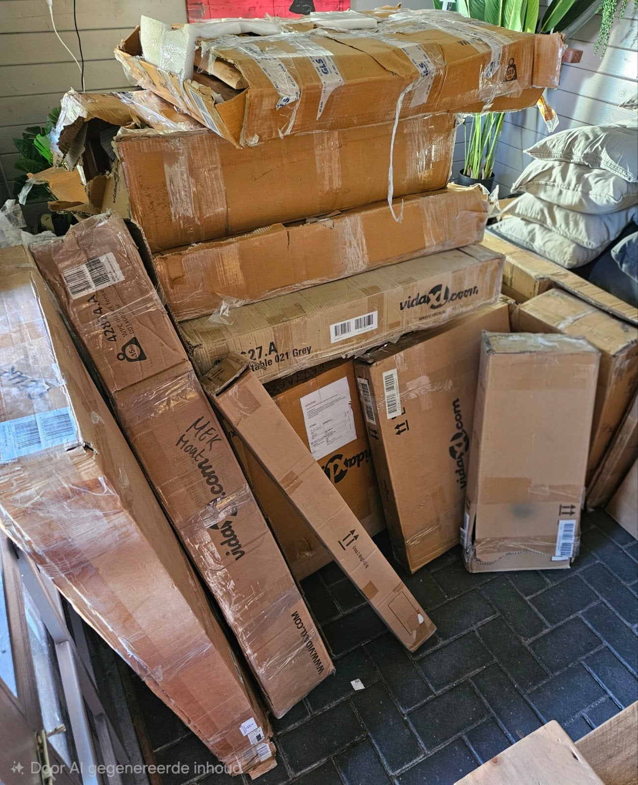 Partijtje retouren vida xl
ongeveer 20 dozen, inhoud onbeken, Ophalen