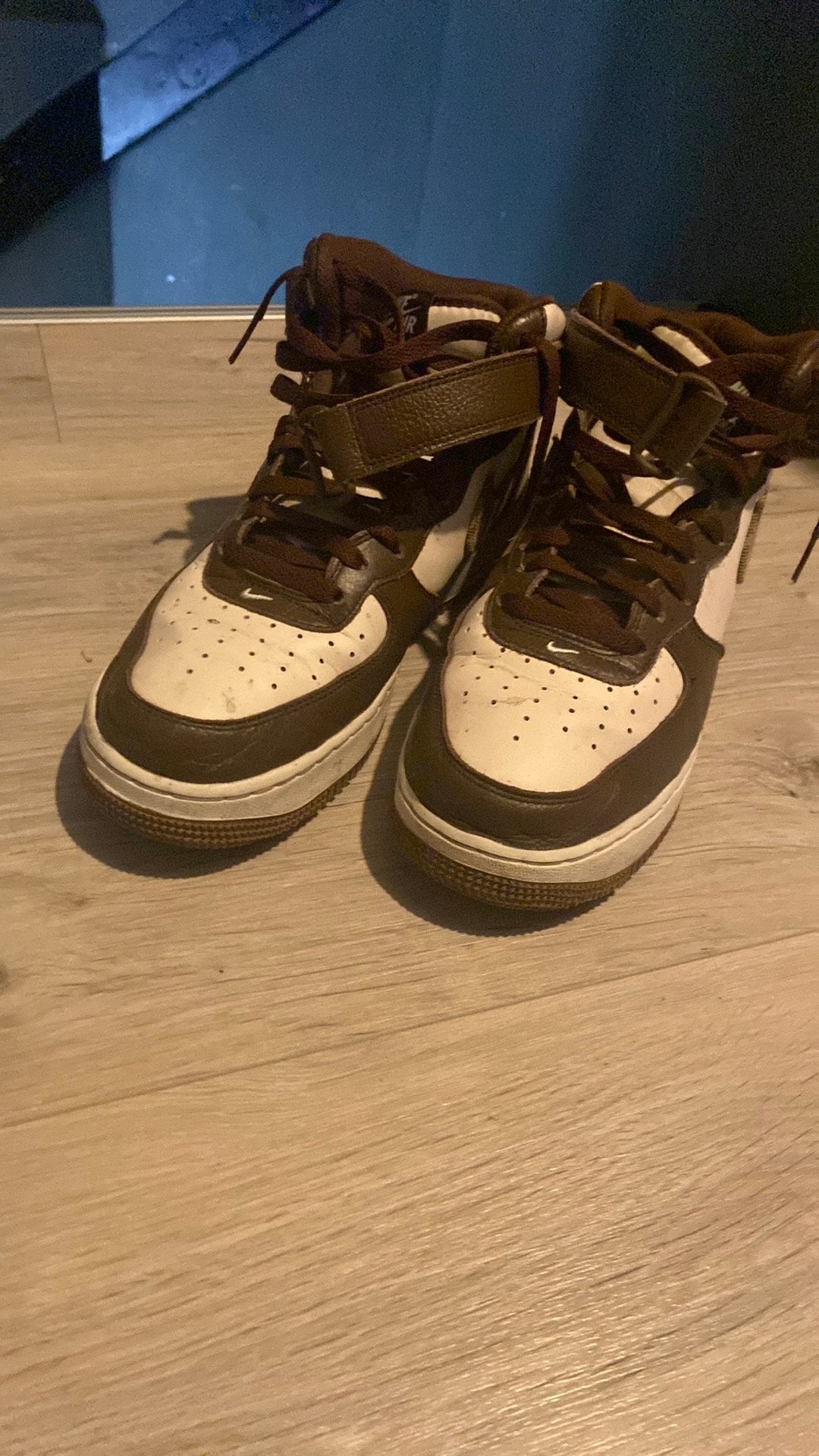 Nike airs net burberry collab, Ophalen, Bruin, Sneakers of Gympen, Gedragen