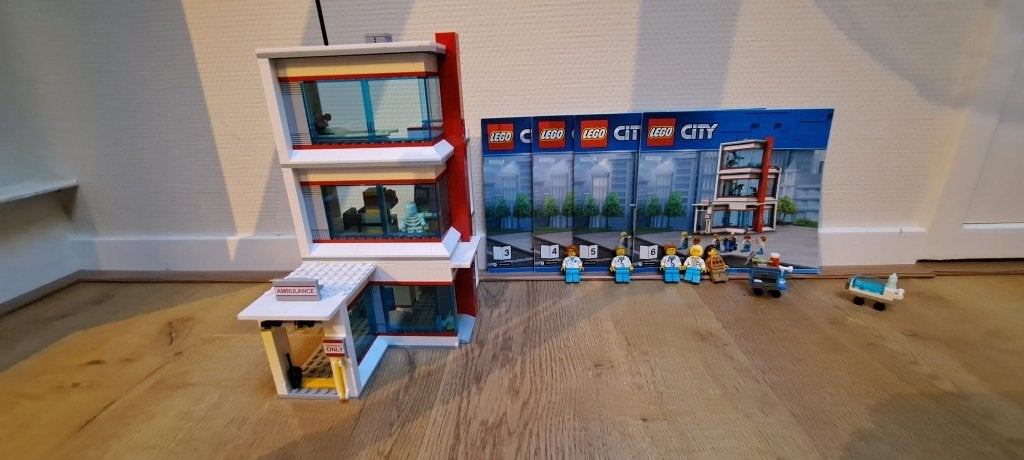 Lego 60204 -Ziekenhuis, Ophalen, Lego, Zo goed als nieuw, Complete set