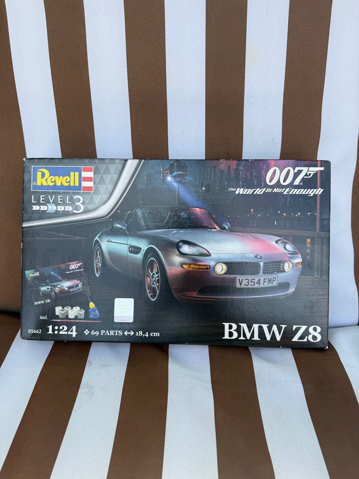 Revell BMW Z8 007 James Bond 1:24 Modelbouwkit Nieuw, Hobby en Vrije tijd, Modelauto's | 1:24, Ophalen of Verzenden, Nieuw, Auto