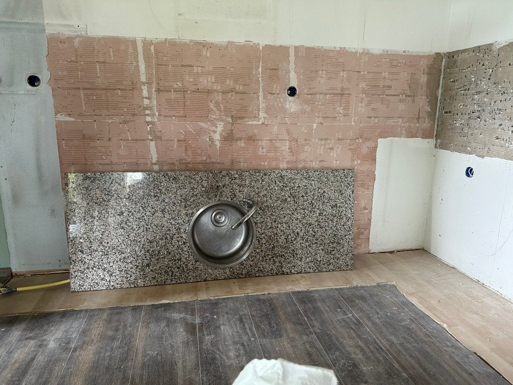Granieten keukenblad (Al gedemonteerd, Gratis), Huis en Inrichting, Keuken | Keukenelementen, Ophalen, Gebruikt, 200 cm of meer