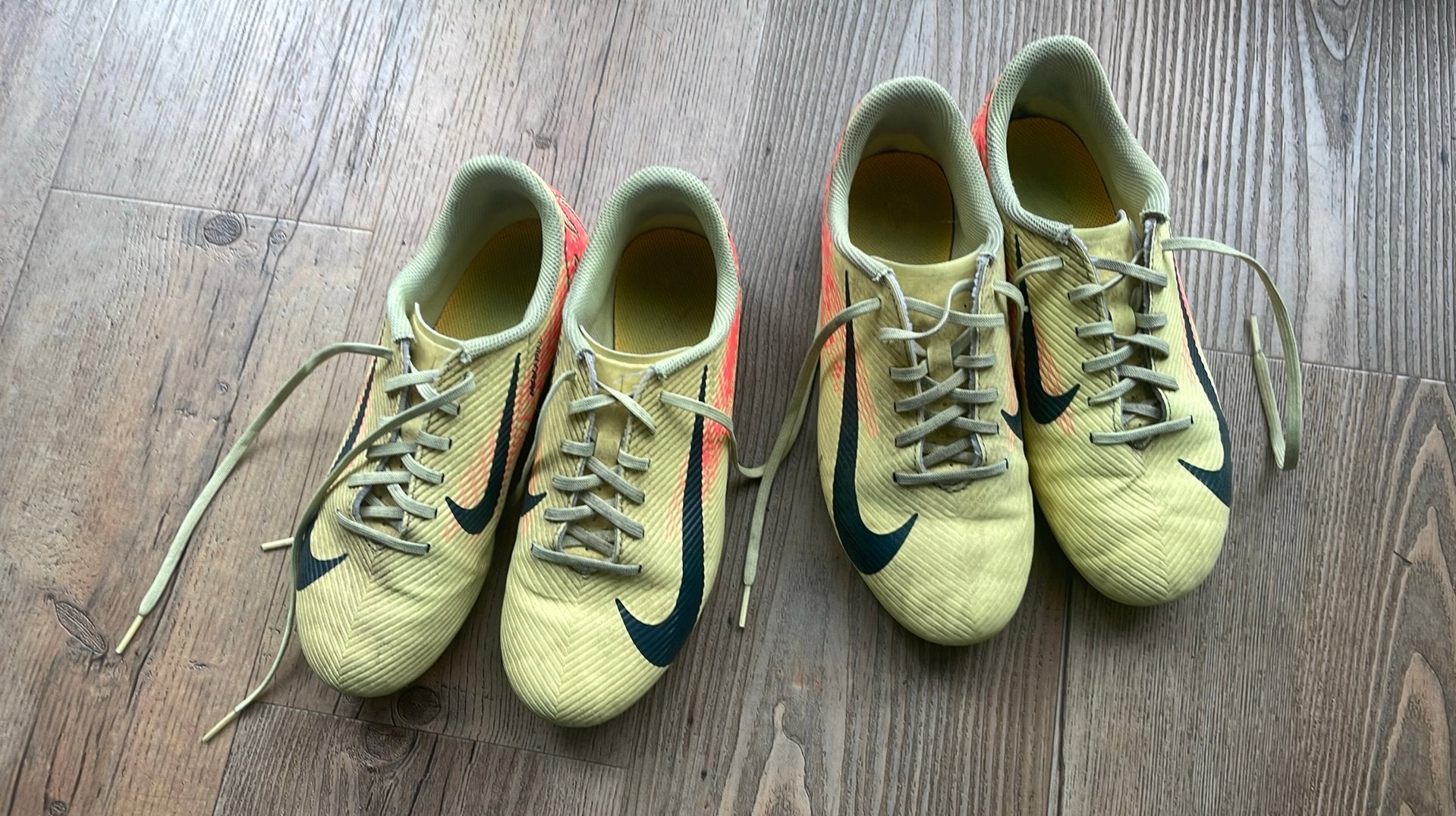 2x voetbalschoenen maat 37,5, Gebruikt, Ophalen of Verzenden, Jongen of Meisje, Sportschoenen