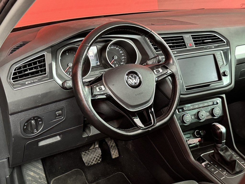 Volkswagen Tiguan 2.0 TDI Connected Series | Automaat | Stoe, Auto's, 4 cilinders, Alcantara, Origineel Nederlands, Bedrijf