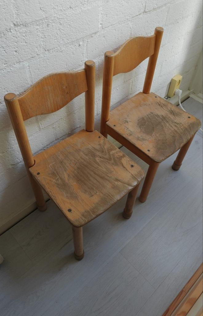 Kleuterstoelen (2 stuks) - gebruikt op school, gratis af te, Ophalen of Verzenden