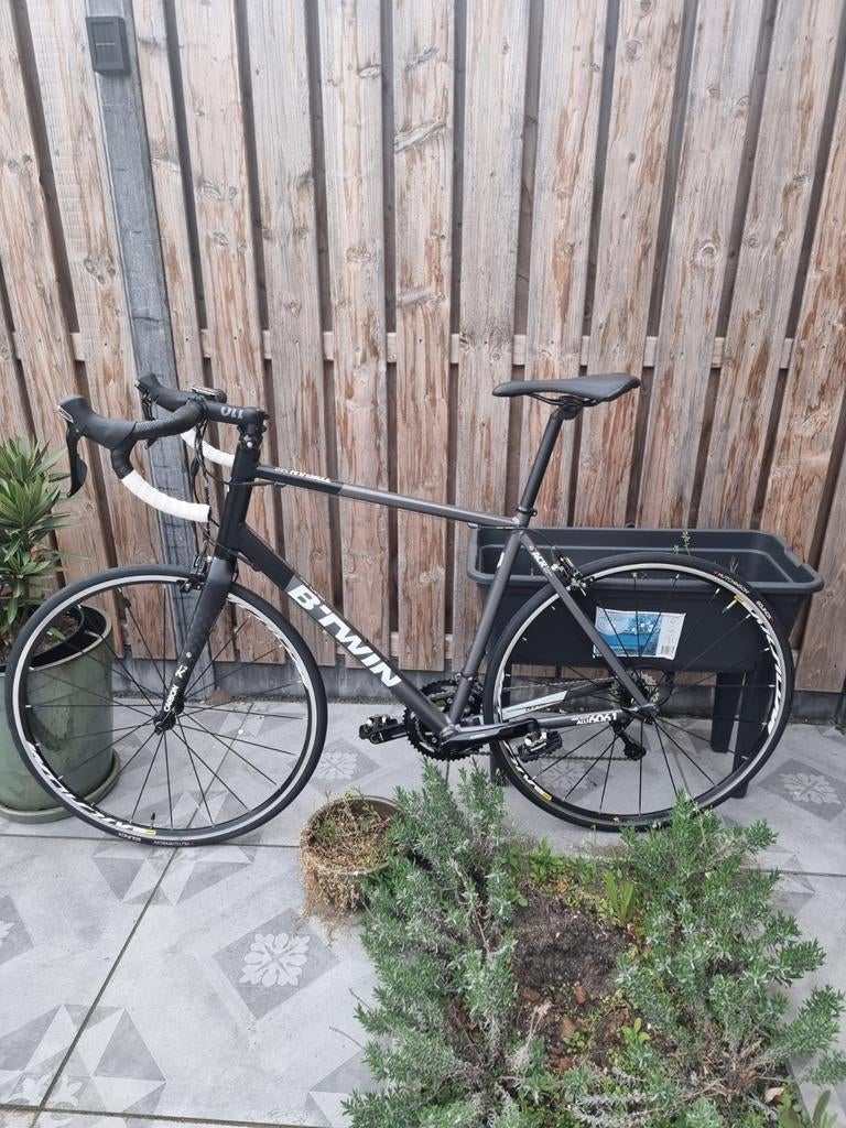 B'TWN Triban 540 Shimano 105 racefiets, 28 inch, 10 tot 15 versnellingen, Heren, Aluminium