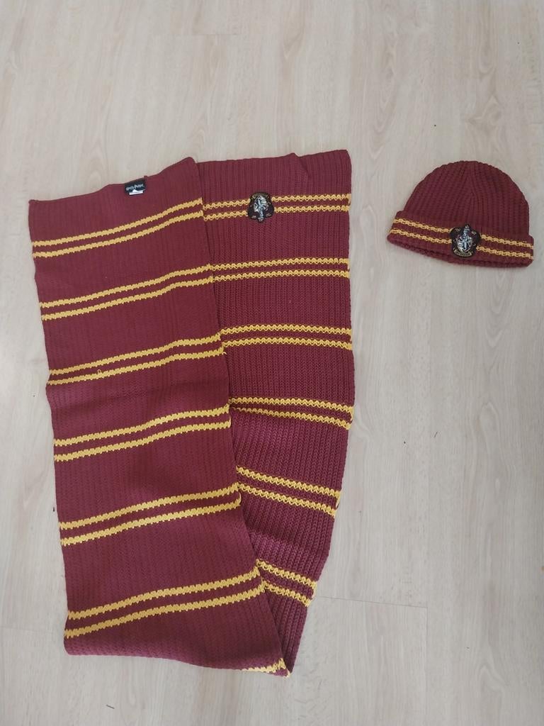 Harry Potter Gryffindor Muts en Sjaal Set, Kleding | Dames, Harry Potter, Ophalen of Verzenden, Zo goed als nieuw, Muts