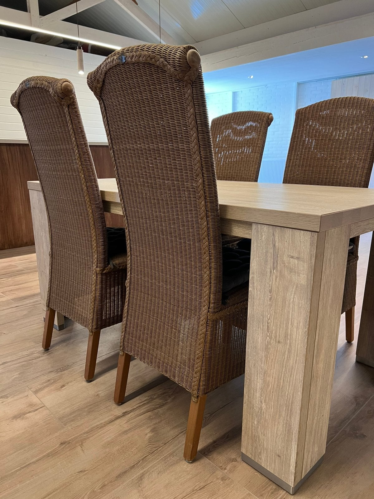 Tafel met stoelen, Ophalen, Zo goed als nieuw, 4 tot 6 stoelen