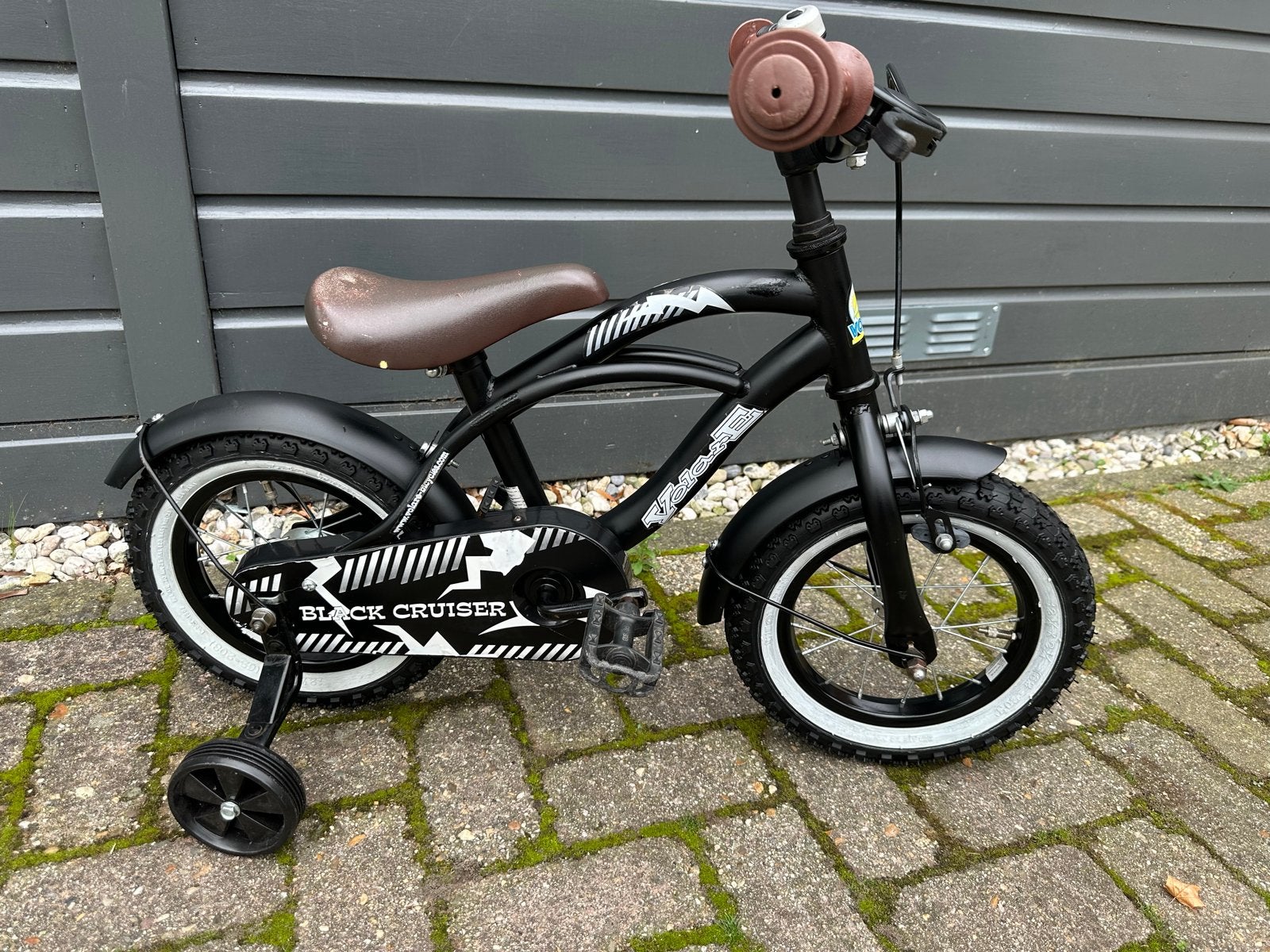 Volare Black Cruiser 12 inch kinderfiets met zijwieltjes, Ophalen, Zijwieltjes, Gebruikt, Velgrem