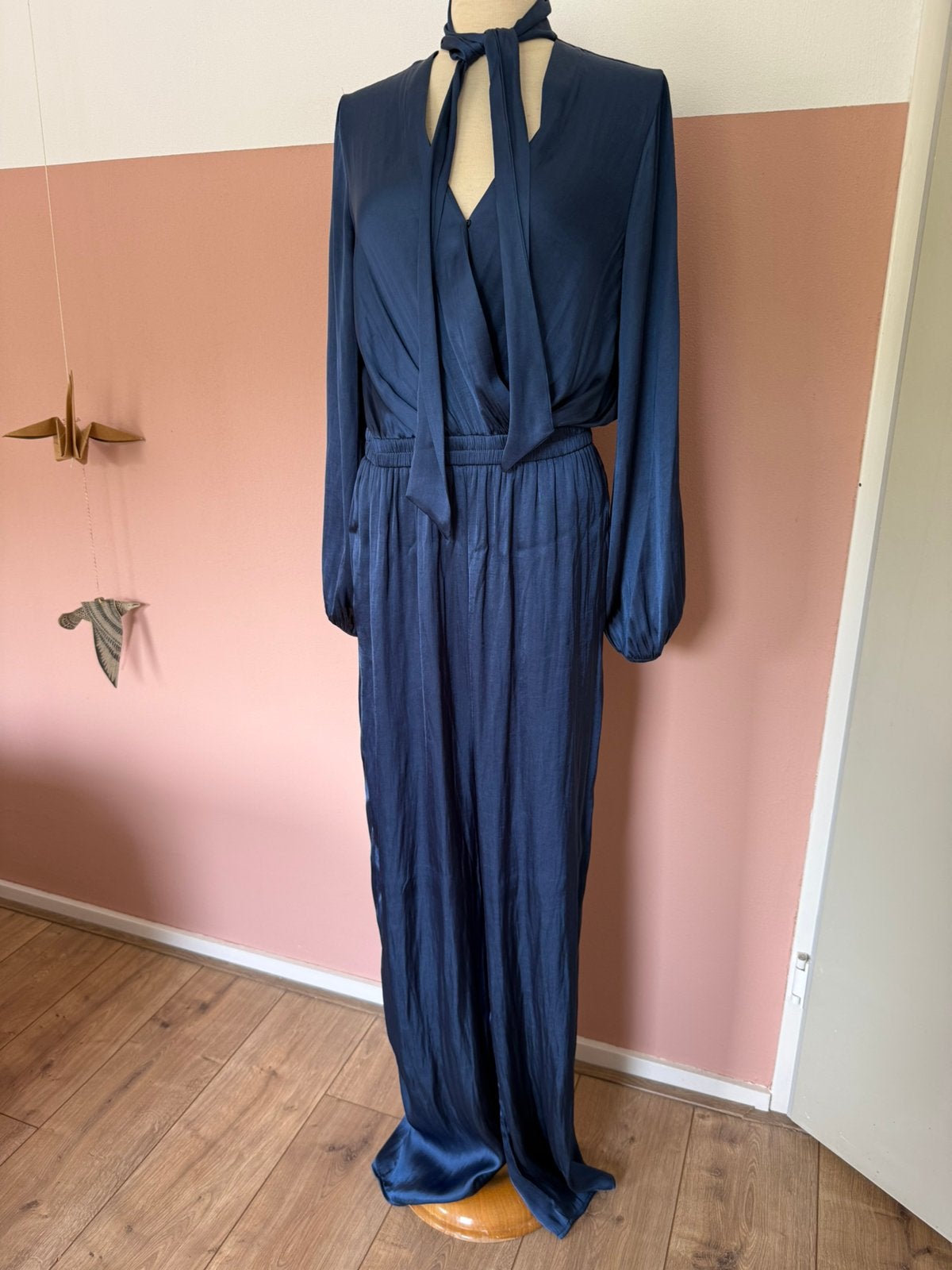 Prachtige jumpsuit van Mango, Kleding | Dames, Jumpsuits, Ophalen of Verzenden, Zo goed als nieuw, Maat 38/40 (M), Blauw