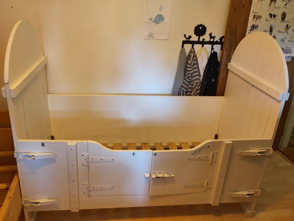 Kinderbed met deurtjes 120x80 cm, Ophalen, Minder dan 140 cm, 70 tot 85 cm, Lattenbodem