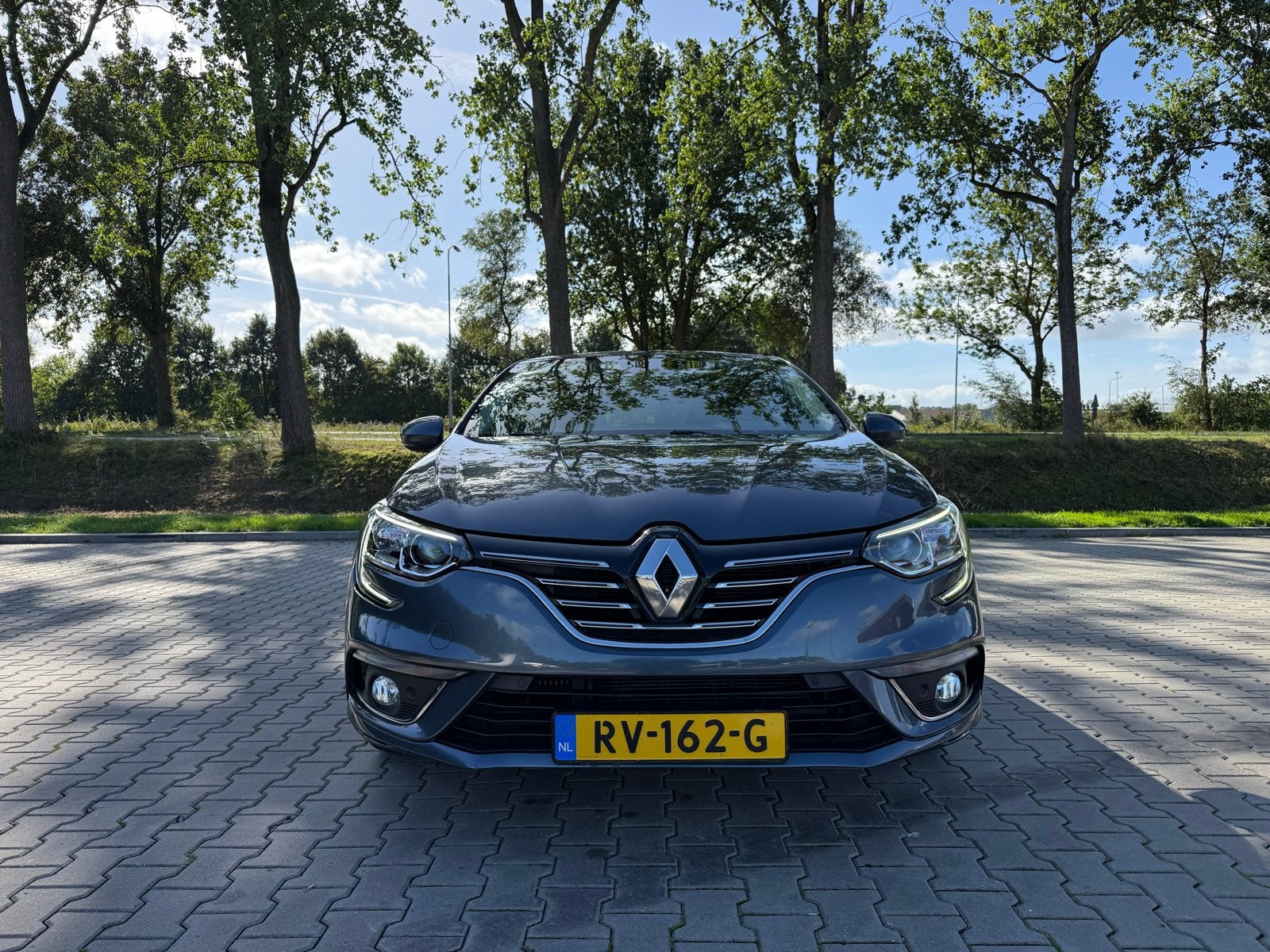 Renault Mégane 1.2 Energy TCe 101pk 2018 Grijs Massage |BOSE, Auto's, Voorwielaandrijving, Zwart, 4 cilinders, Origineel Nederlands