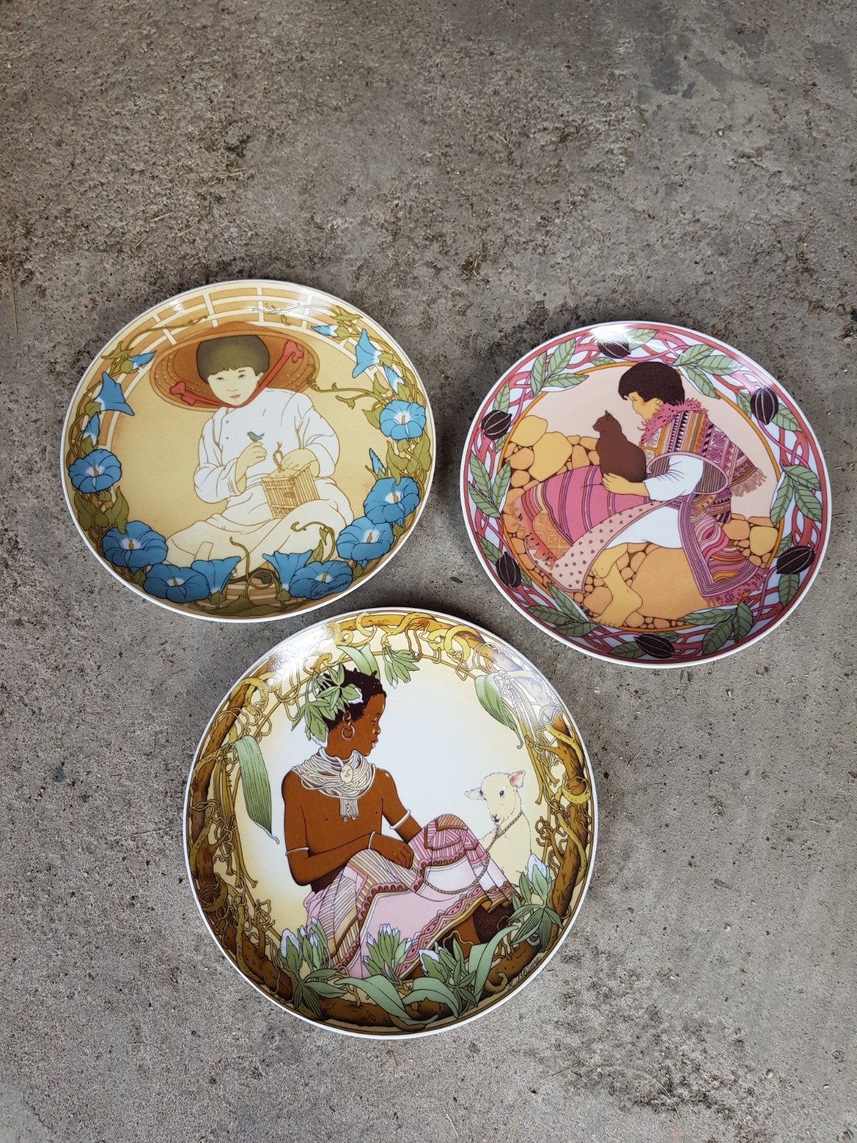 Unicef Heinrich Villeroy & Boch Kinderen van de Wereld, Antiek en Kunst, Antiek | Wandborden en Tegels, Ophalen of Verzenden