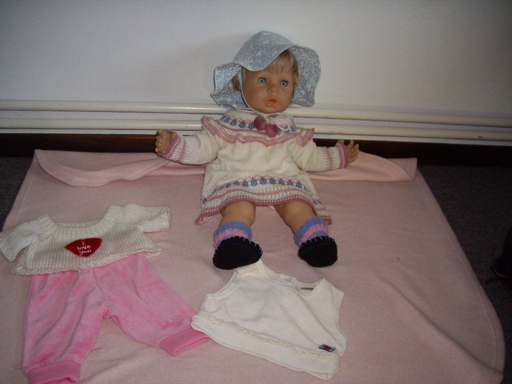 grote baby pop past babykleding nieuwstaat, Ophalen, Zo goed als nieuw, Babypop