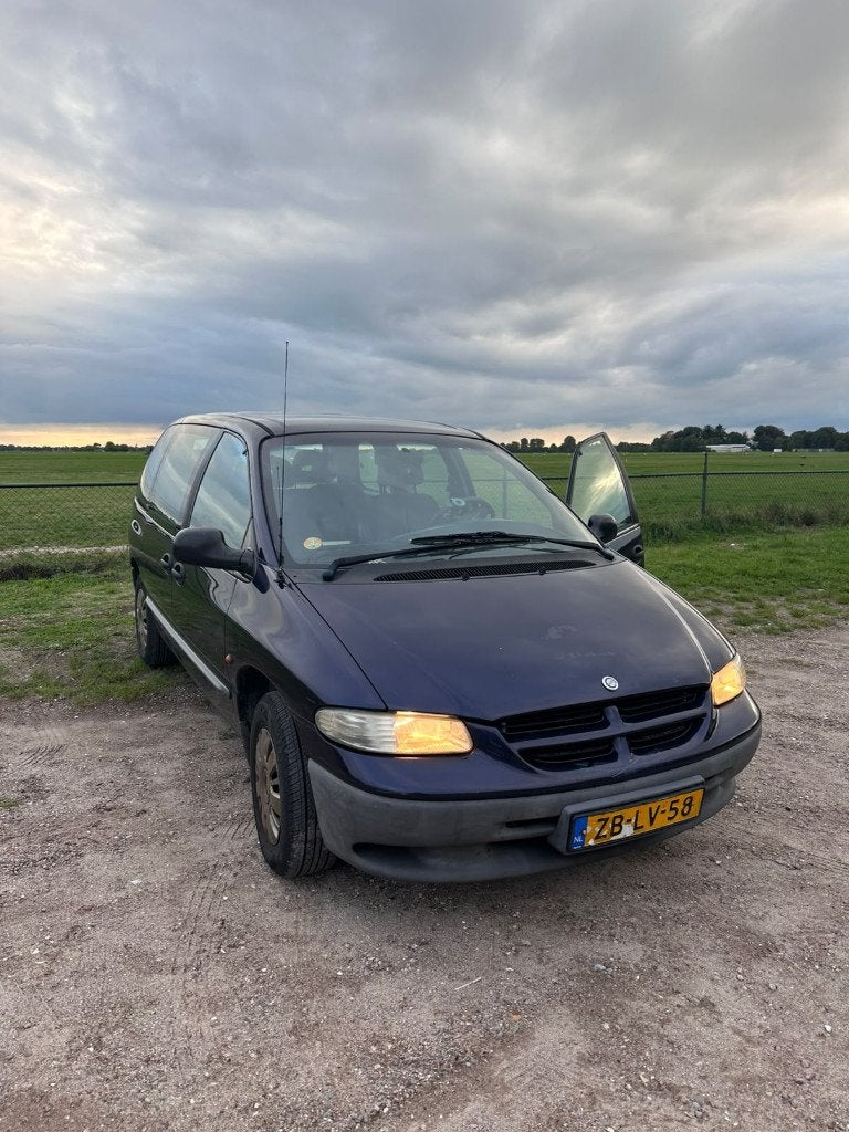 Chrysler Grand Voyager 2.4i SE Luxe | Airco | 1999, Auto's, Voorwielaandrijving, Elektrische buitenspiegels, 4 cilinders, Blauw