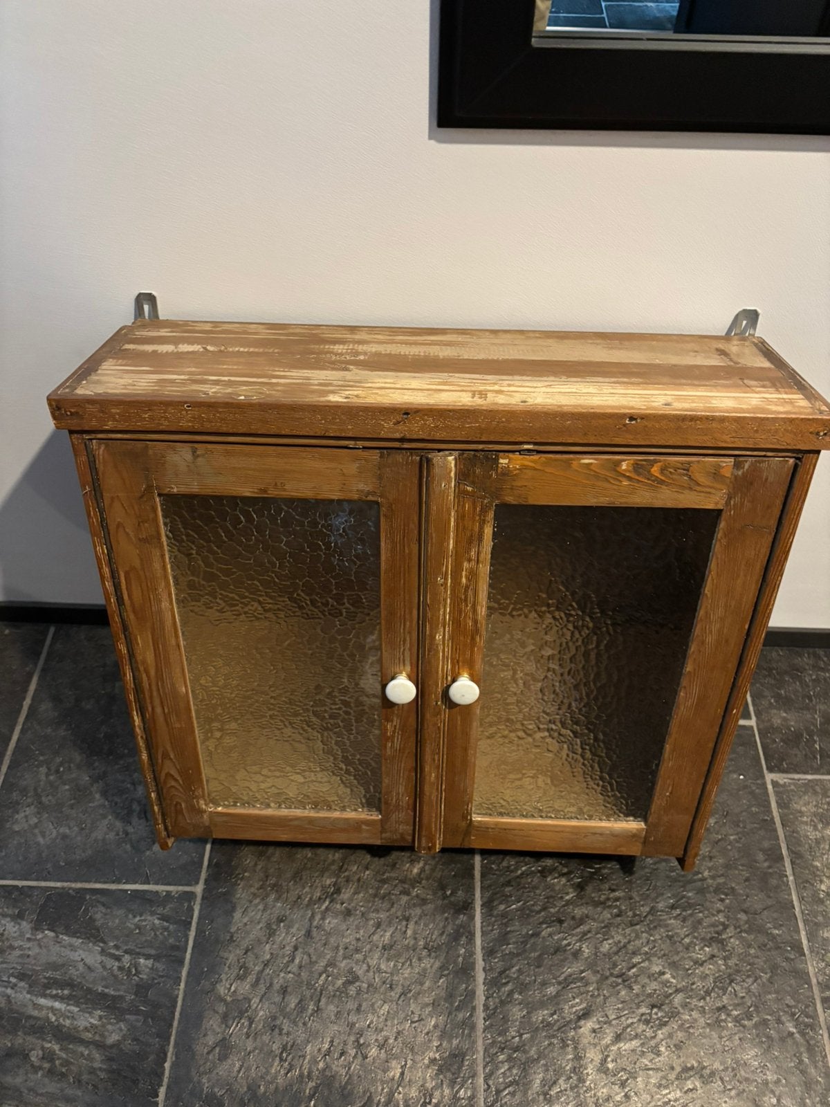 Antiek houten wandkastje, circa begin 1900, Ophalen