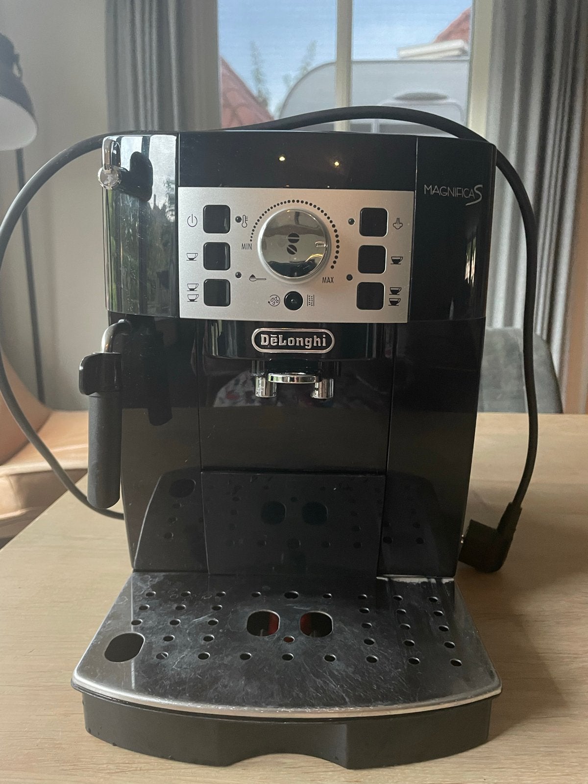 DeLonghi Magnifica S - defect voor onderdelen/reparatie, Koffiemachine, Koffiebonen, Niet werkend, Ophalen