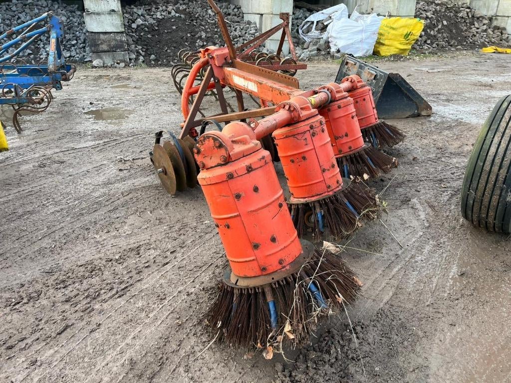 Kuhn Flex KF4 hooischudder met onkruidborstels, Tuin en Terras, Gebruikt, Handgrasmaaier, Ophalen of Verzenden, Balkmaaier