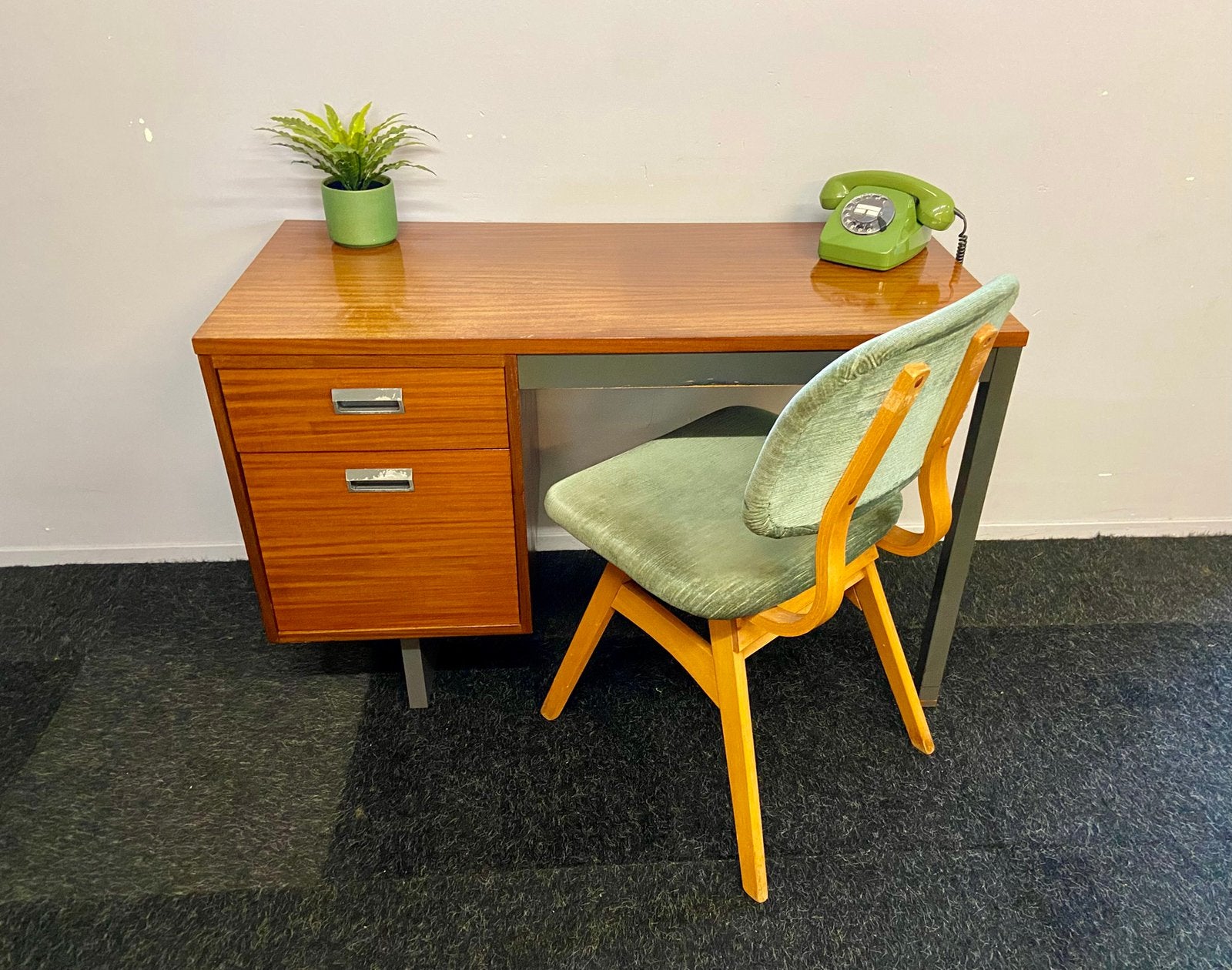 SALE !! Vintage bureautje jaren 60/70 retro design teak buro, Huis en Inrichting, Ophalen, Gebruikt, 110 cm, Hout