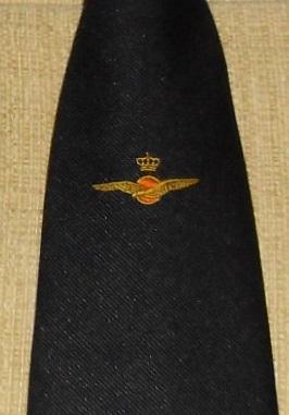Koninklijke Luchtmacht stropdas KLU Logo midden, Ophalen of Verzenden, Luchtmacht, Nederland, Kleding of Schoenen