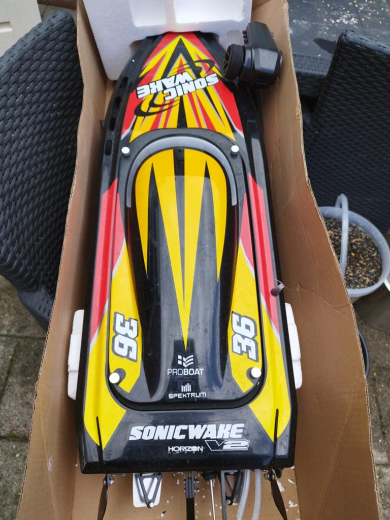 ProBoat Sonicwake V2 RC boot met toebehoren, Hobby en Vrije tijd, Modelbouw | Boten en Schepen, Ophalen, Zo goed als nieuw, Groter dan 1:32