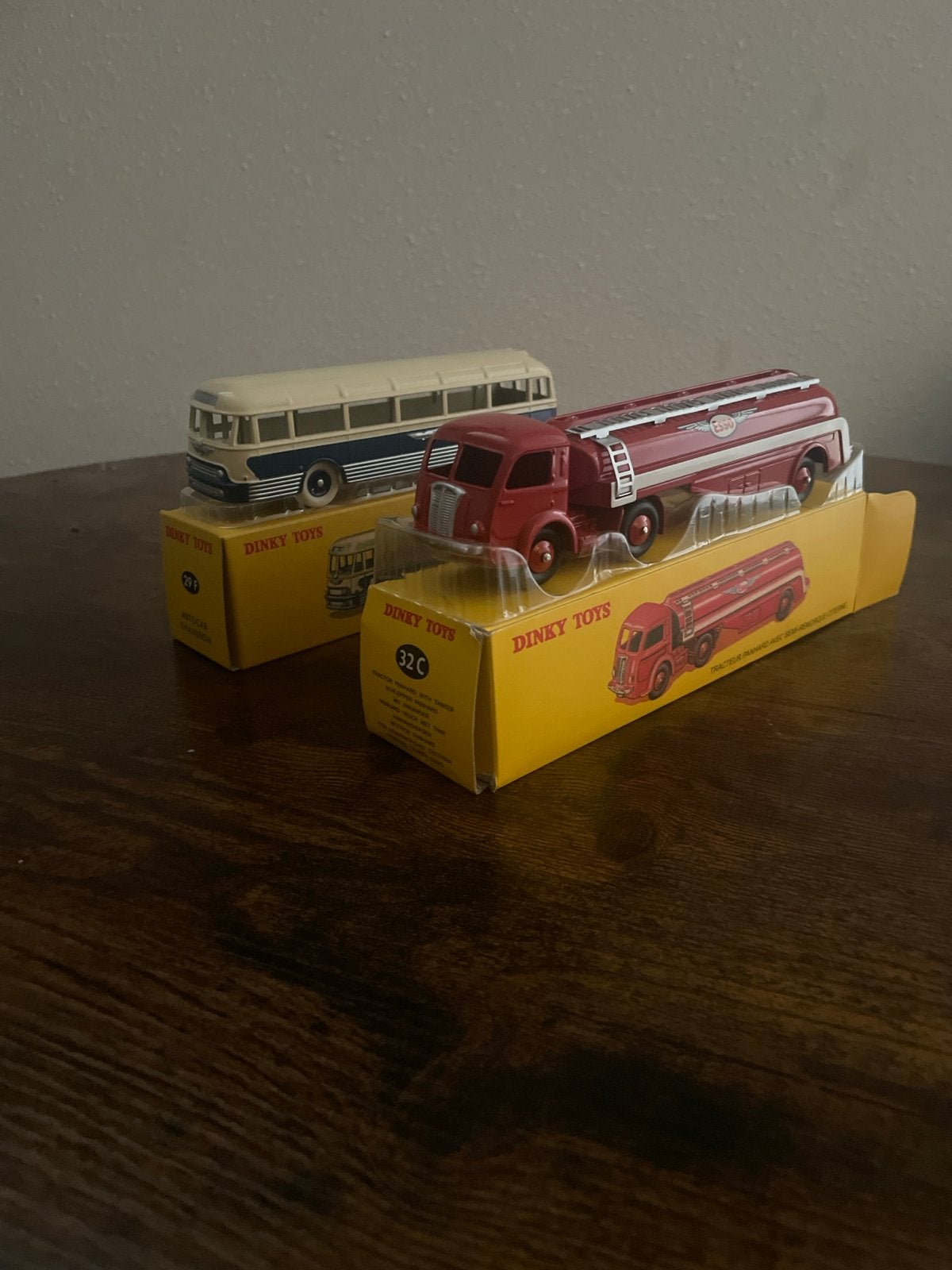 Dinky Toys Autootjes: Bus en Tankwagen in Originele Doos, Ophalen of Verzenden, Zo goed als nieuw, Bus of Vrachtwagen, Dinky Toys